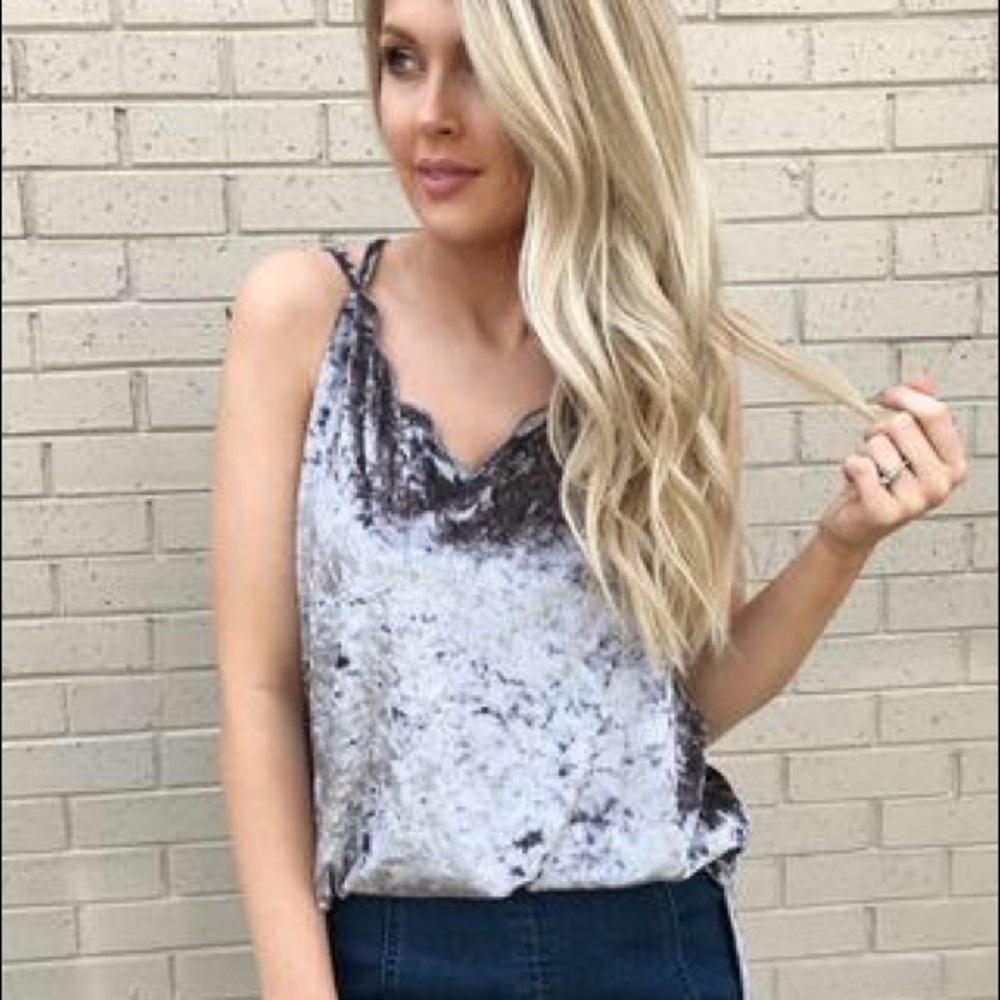 NWOT Umgee scalloped crushed velvet cami top!